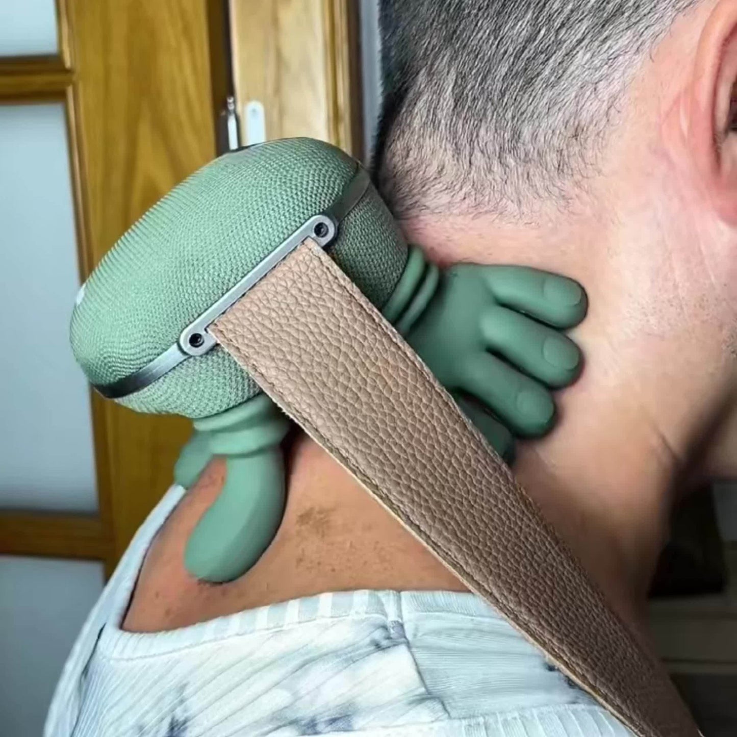 Neck Massager Portable Electric Deep Tissue Shoulder Relaxer - Oracle Gifts